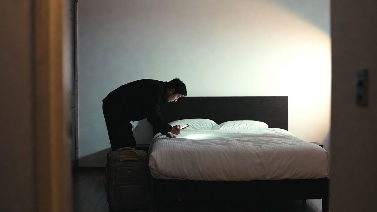 Vérifier votre chambre d'hôtel en 2 minutes : la checklist anti-punaises